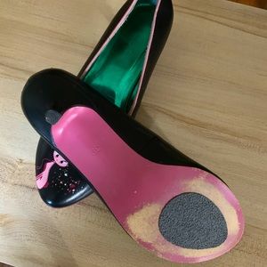 Brand is Aldo, size 8 kitten heel.